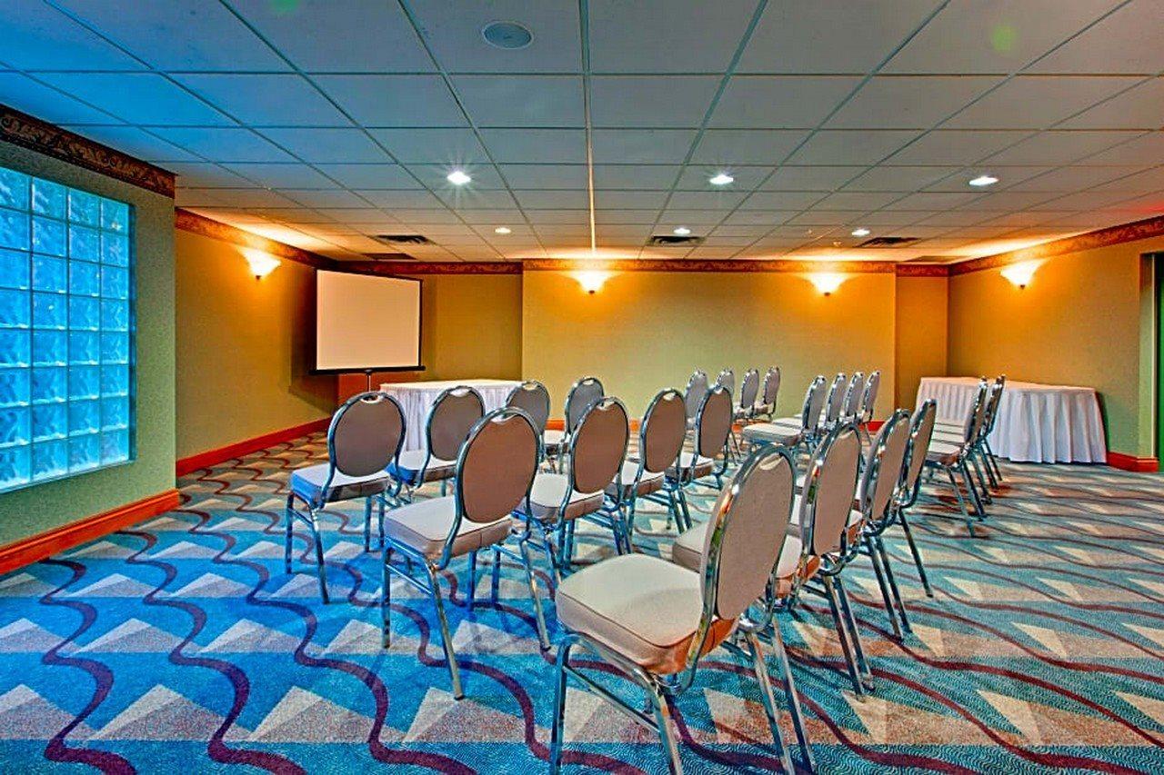 Doubletree By Hilton West Kelowna Ngoại thất bức ảnh