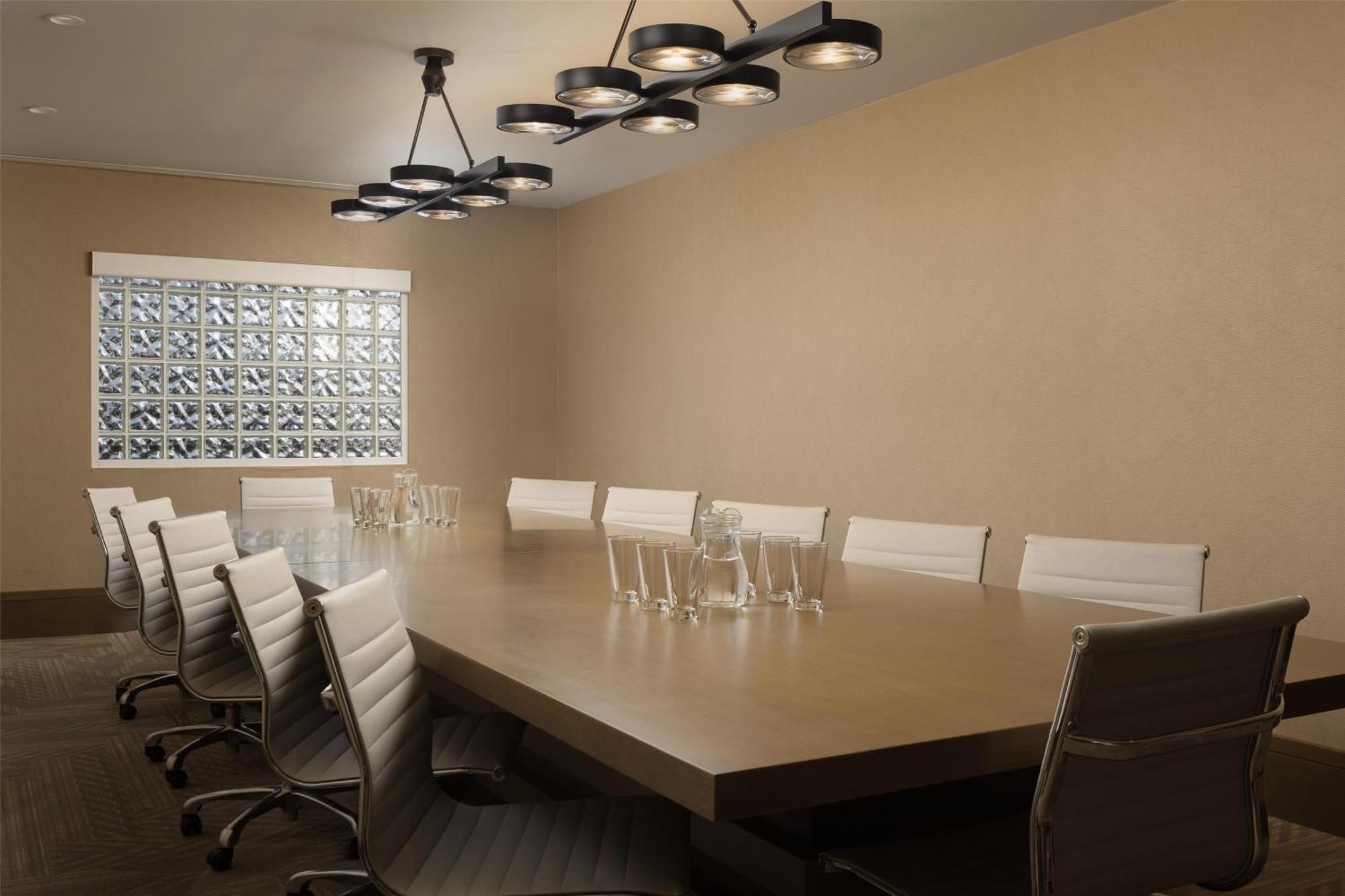 Doubletree By Hilton West Kelowna Ngoại thất bức ảnh