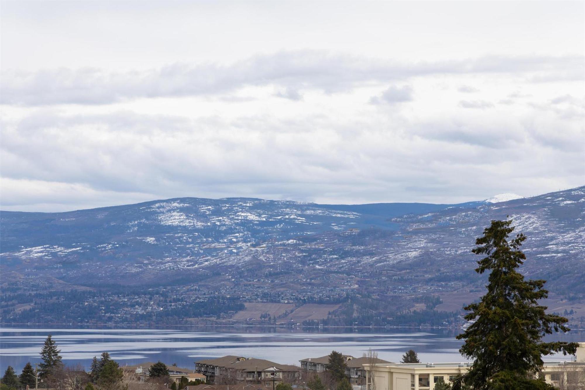 Doubletree By Hilton West Kelowna Ngoại thất bức ảnh