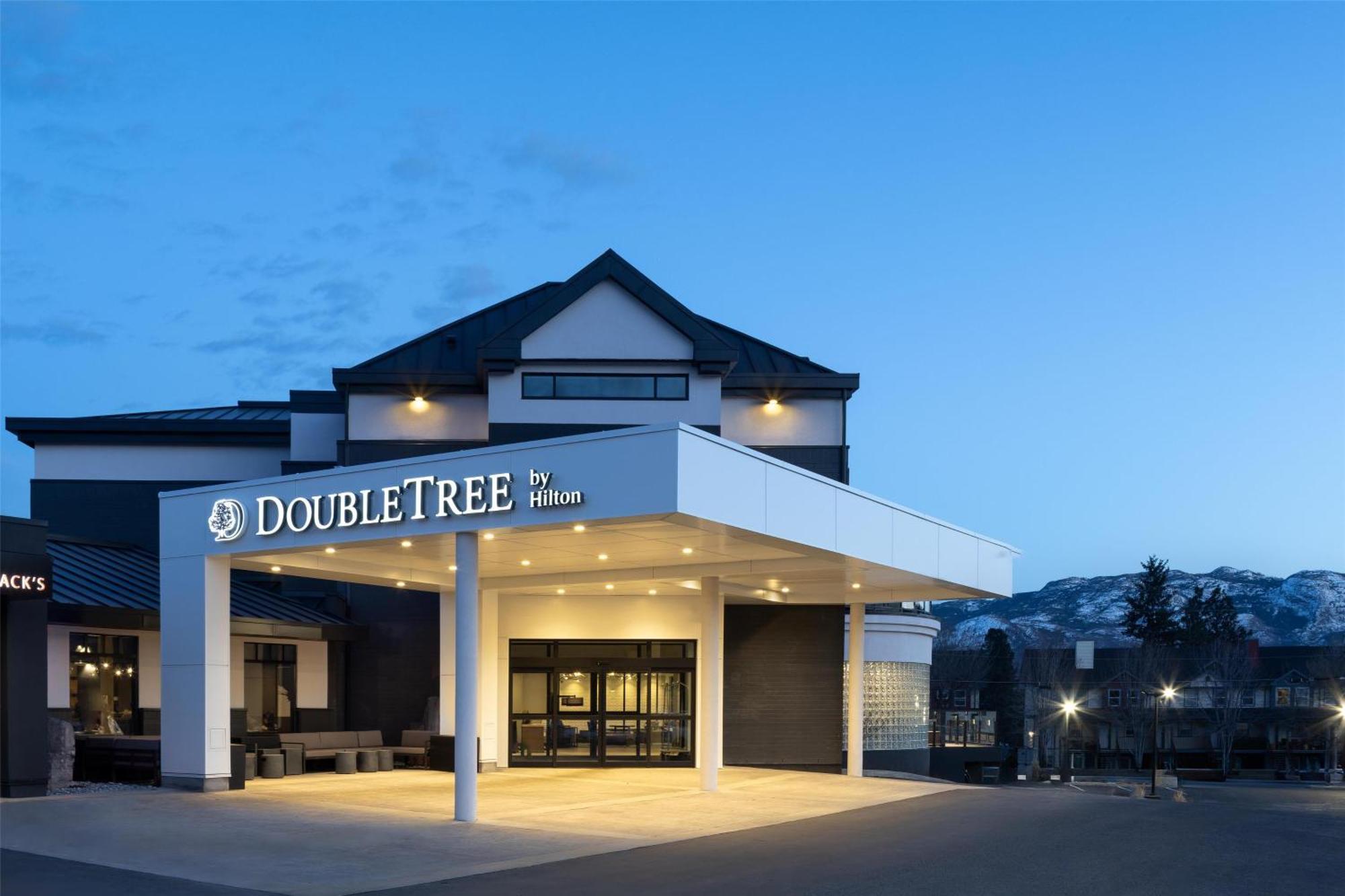 Doubletree By Hilton West Kelowna Ngoại thất bức ảnh