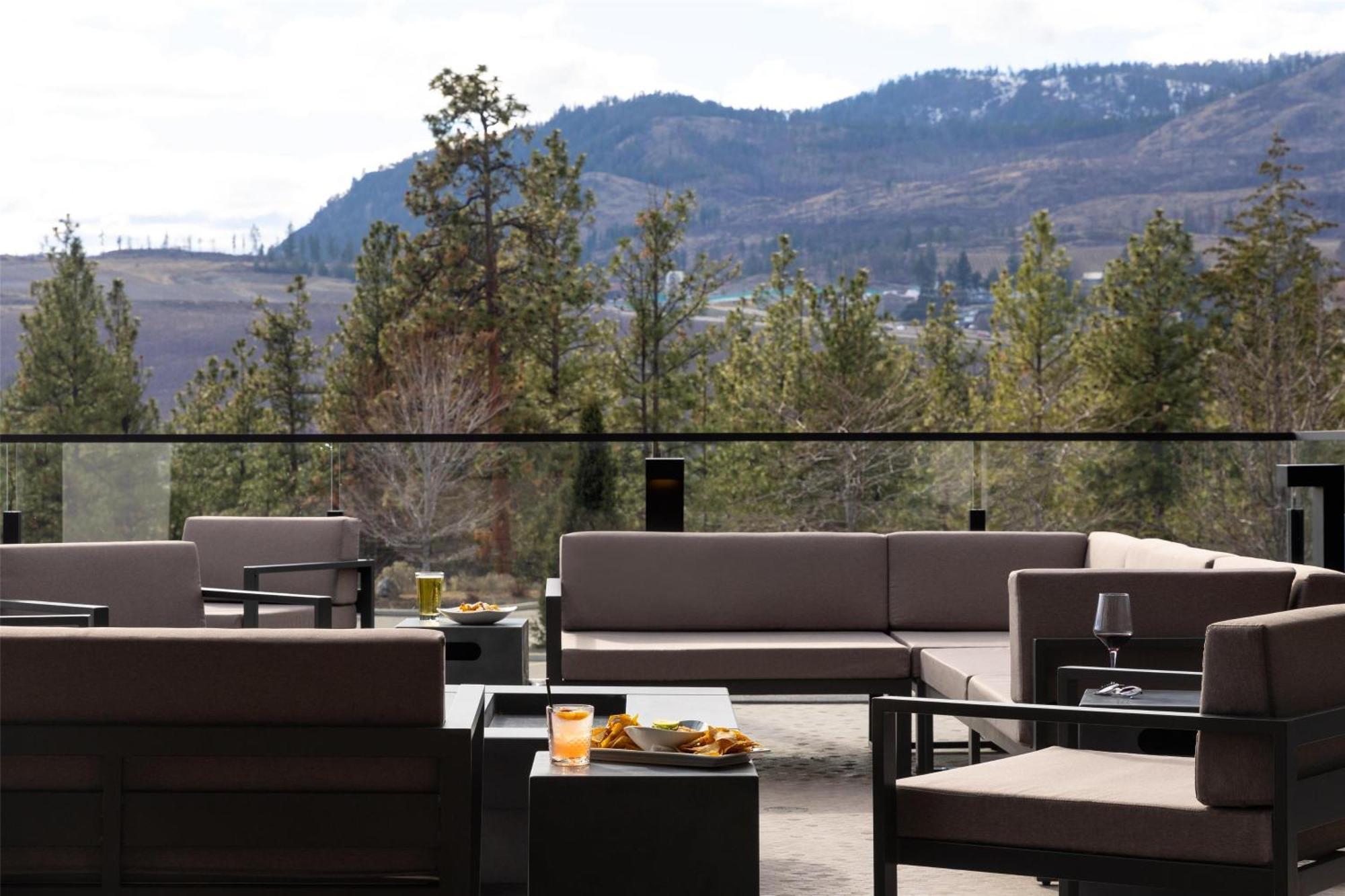 Doubletree By Hilton West Kelowna Ngoại thất bức ảnh