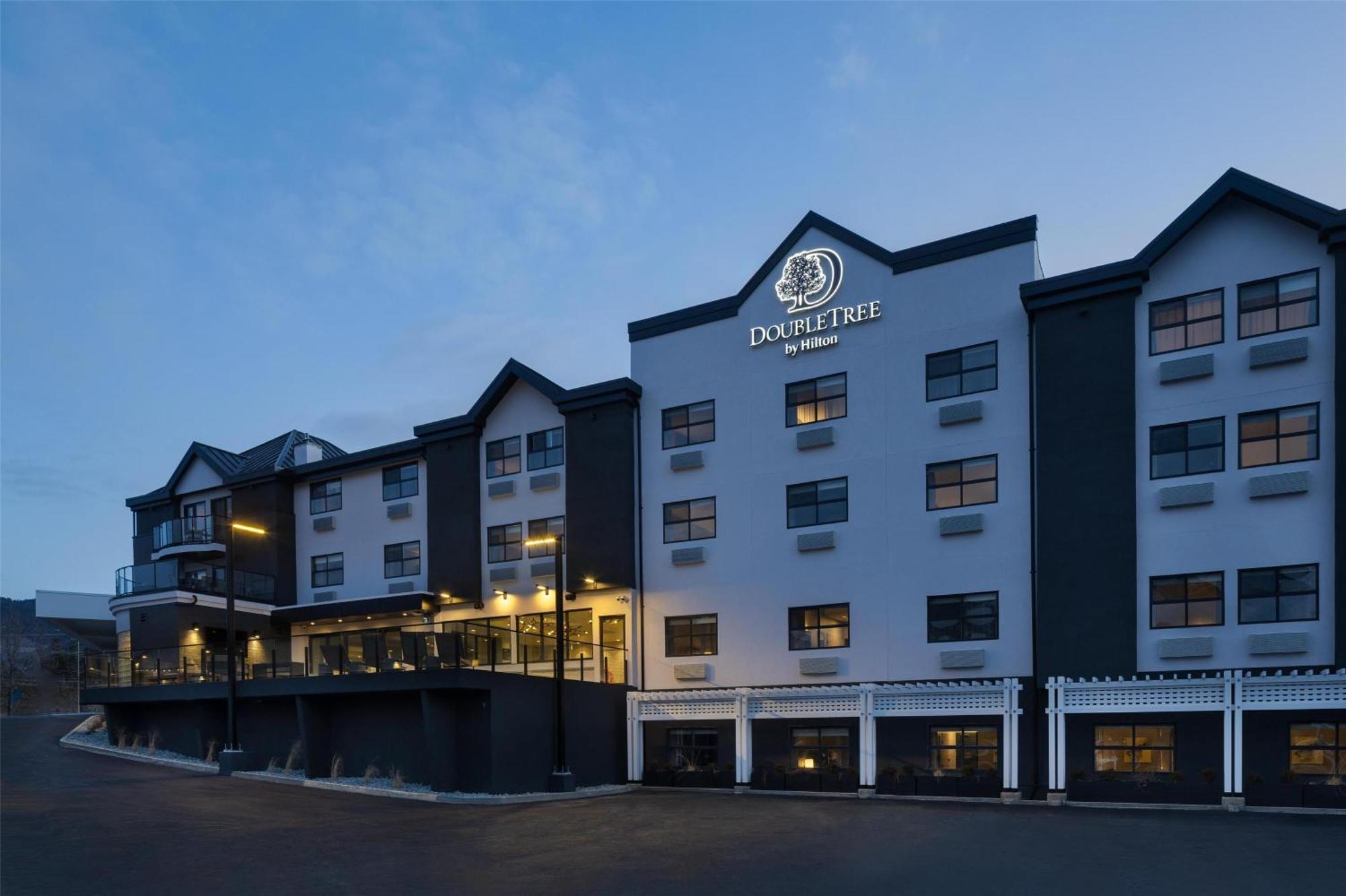 Doubletree By Hilton West Kelowna Ngoại thất bức ảnh