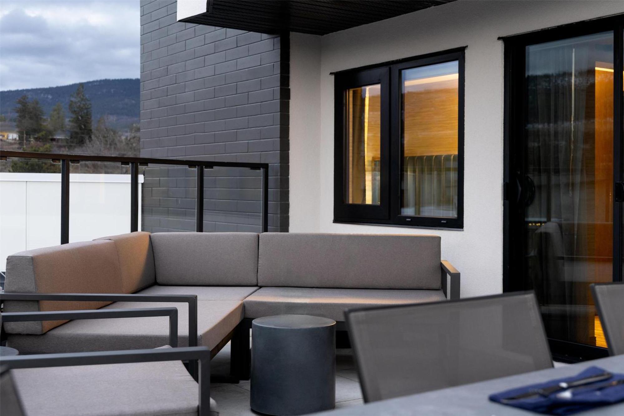 Doubletree By Hilton West Kelowna Ngoại thất bức ảnh