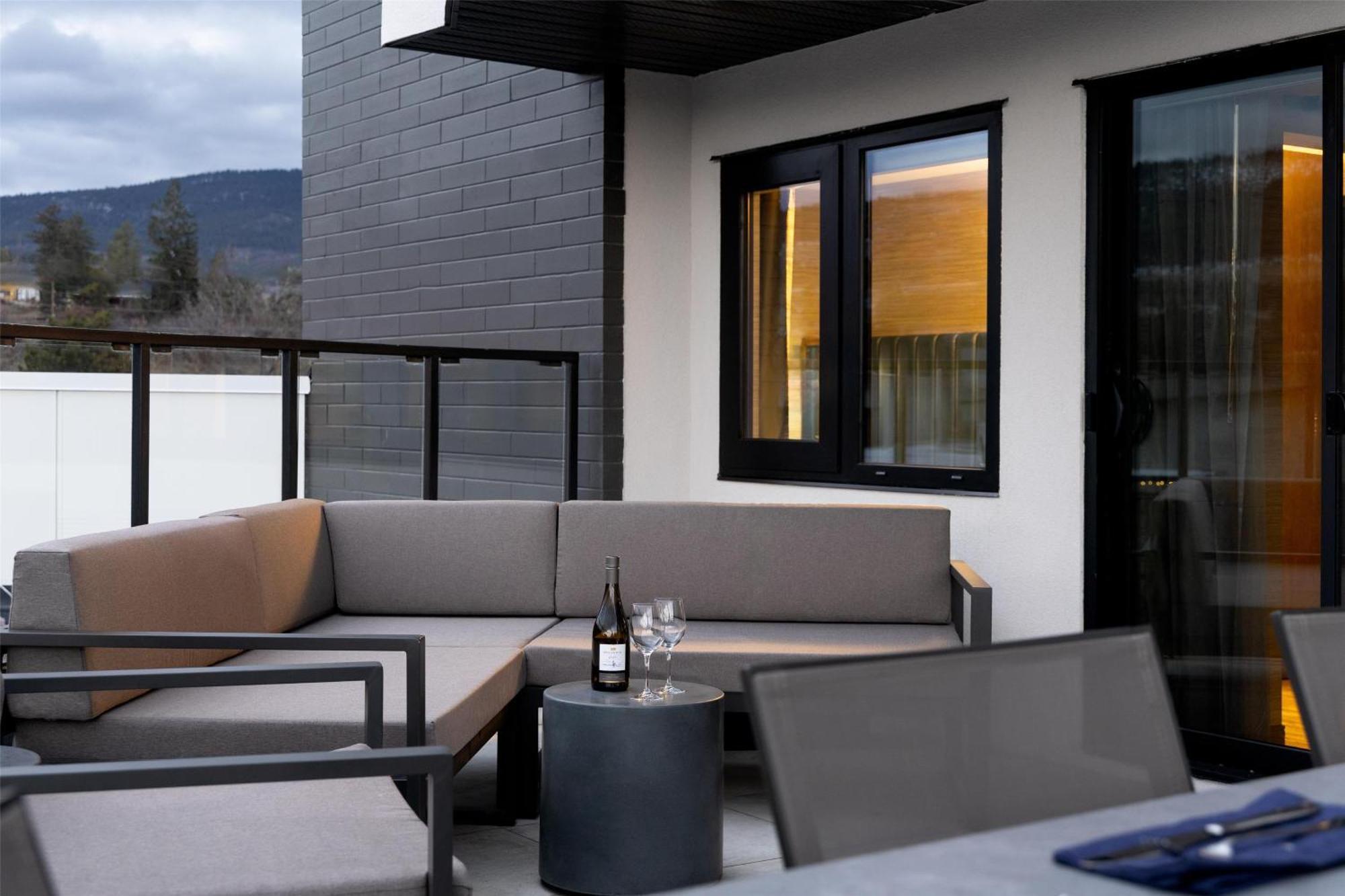 Doubletree By Hilton West Kelowna Ngoại thất bức ảnh