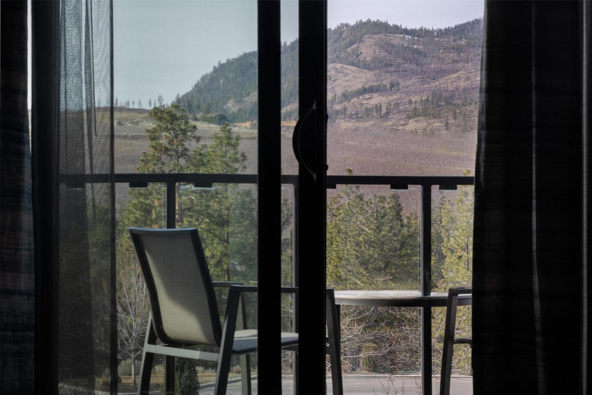 Doubletree By Hilton West Kelowna Ngoại thất bức ảnh
