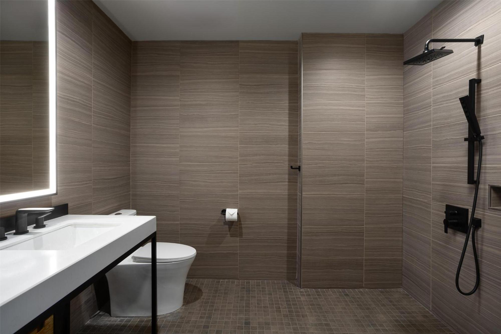 Doubletree By Hilton West Kelowna Ngoại thất bức ảnh
